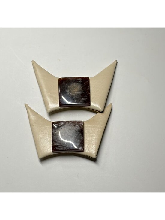 Estate Accessories - Vintage Beige Shoe Clips With brown Accents Retro
